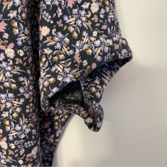 Floral Button-up Shirt - Picture 6 of 6